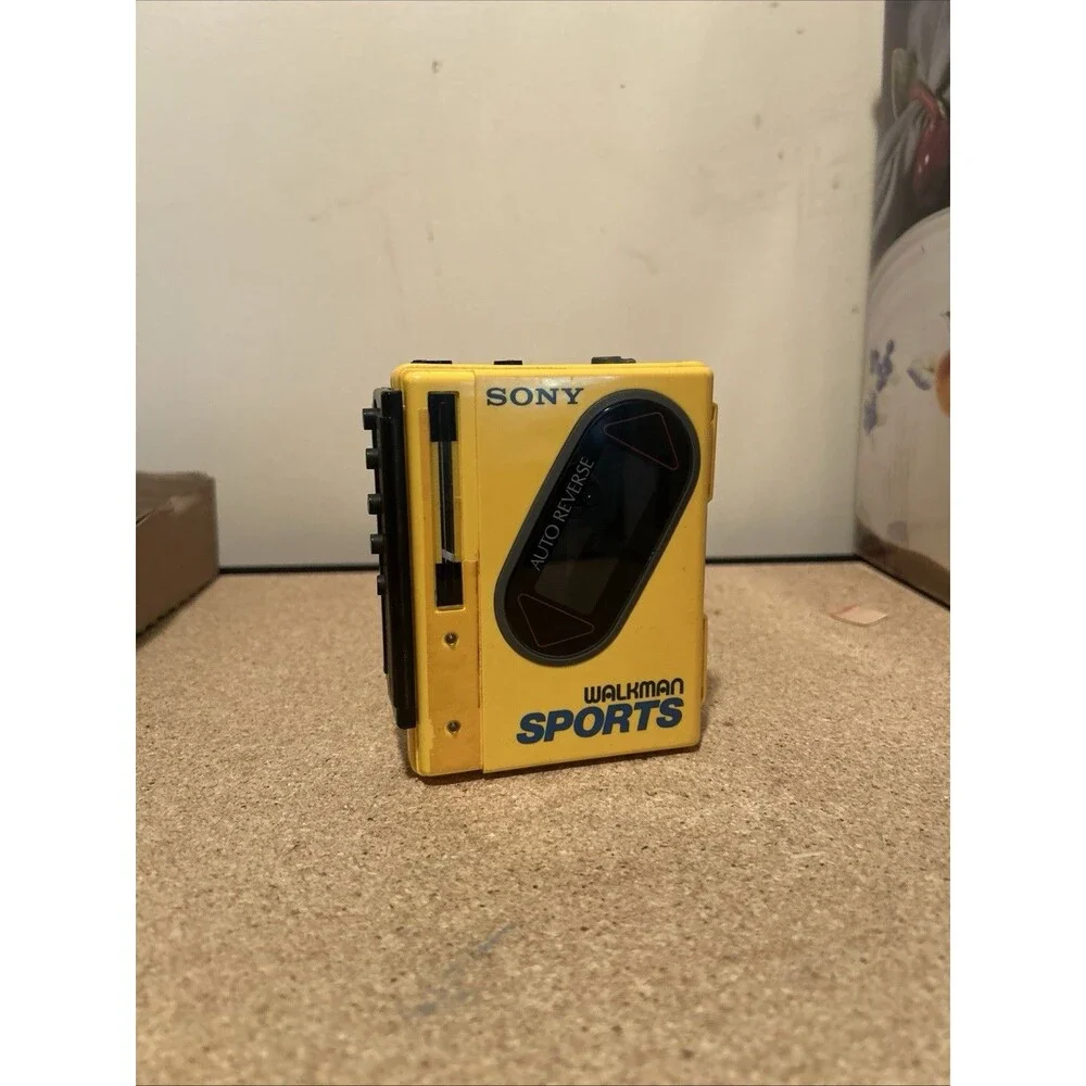 Sony Walkman WM-F75 Cassette Player Auto Reverse AM/FM Radio *Read Description*
